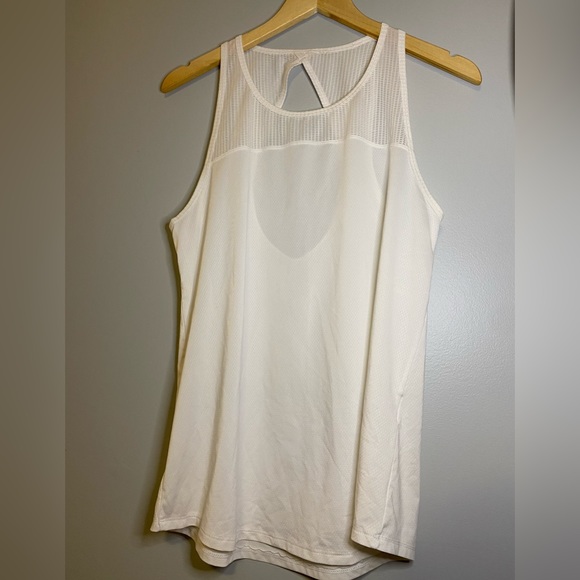 Under Armour Tops - UNDER AMOUR - women’s fitness tank top - size XL